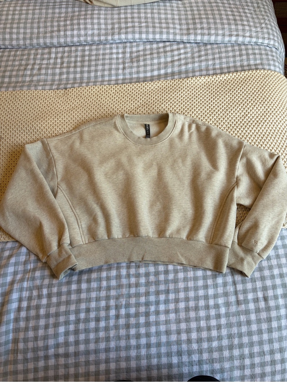 Vuori crewneck cropped sweatshirt